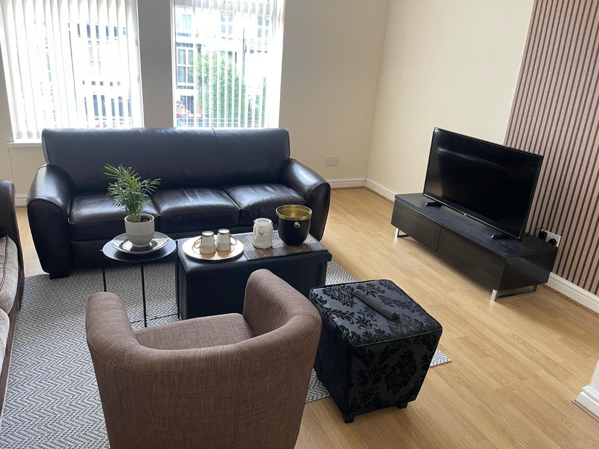 Stylish 1-Bed Apt - Sleeps 4 - Parking - Wifi Манчестер Экстерьер фото
