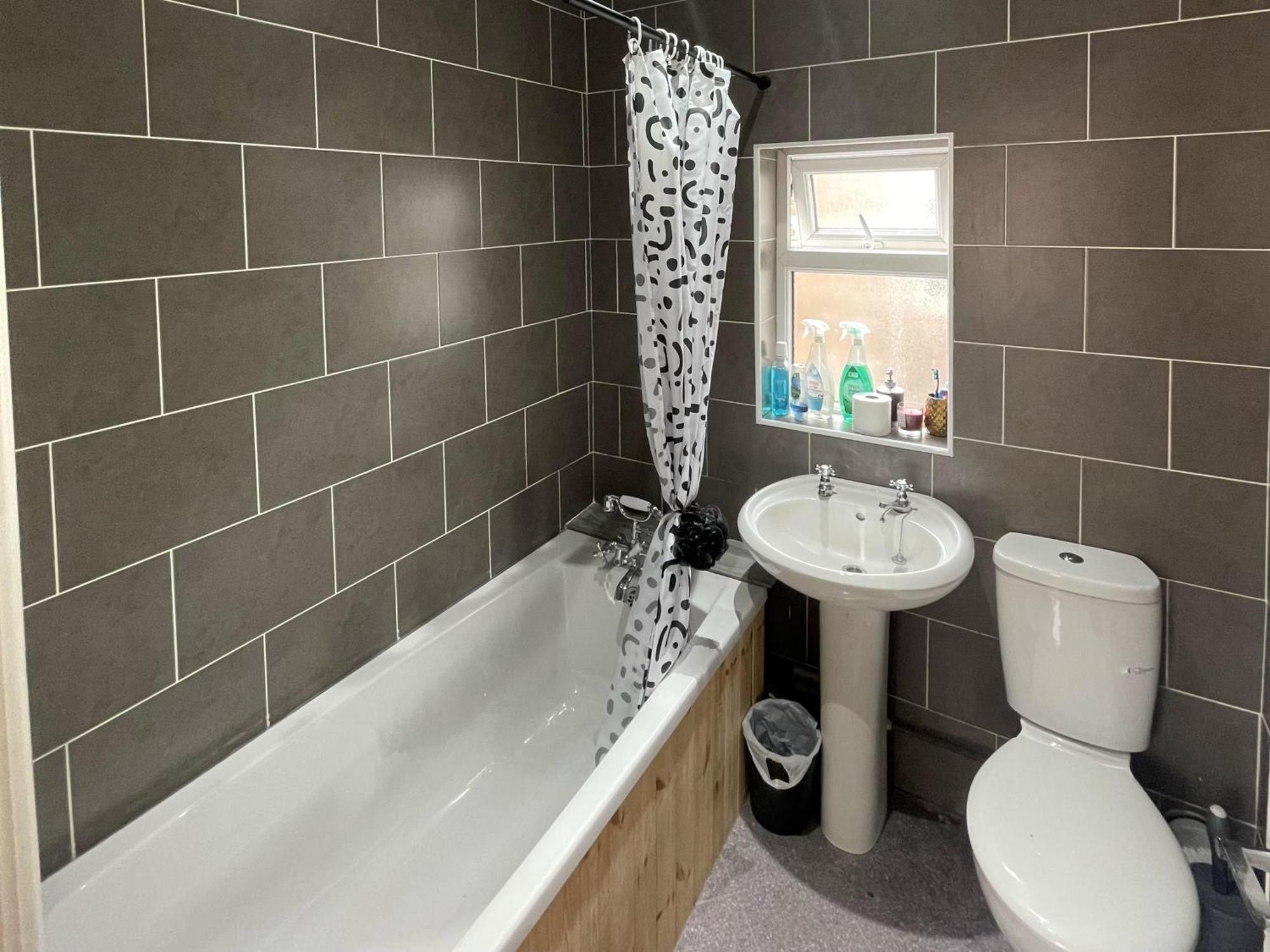 Stylish 1-Bed Apt - Sleeps 4 - Parking - Wifi Манчестер Экстерьер фото