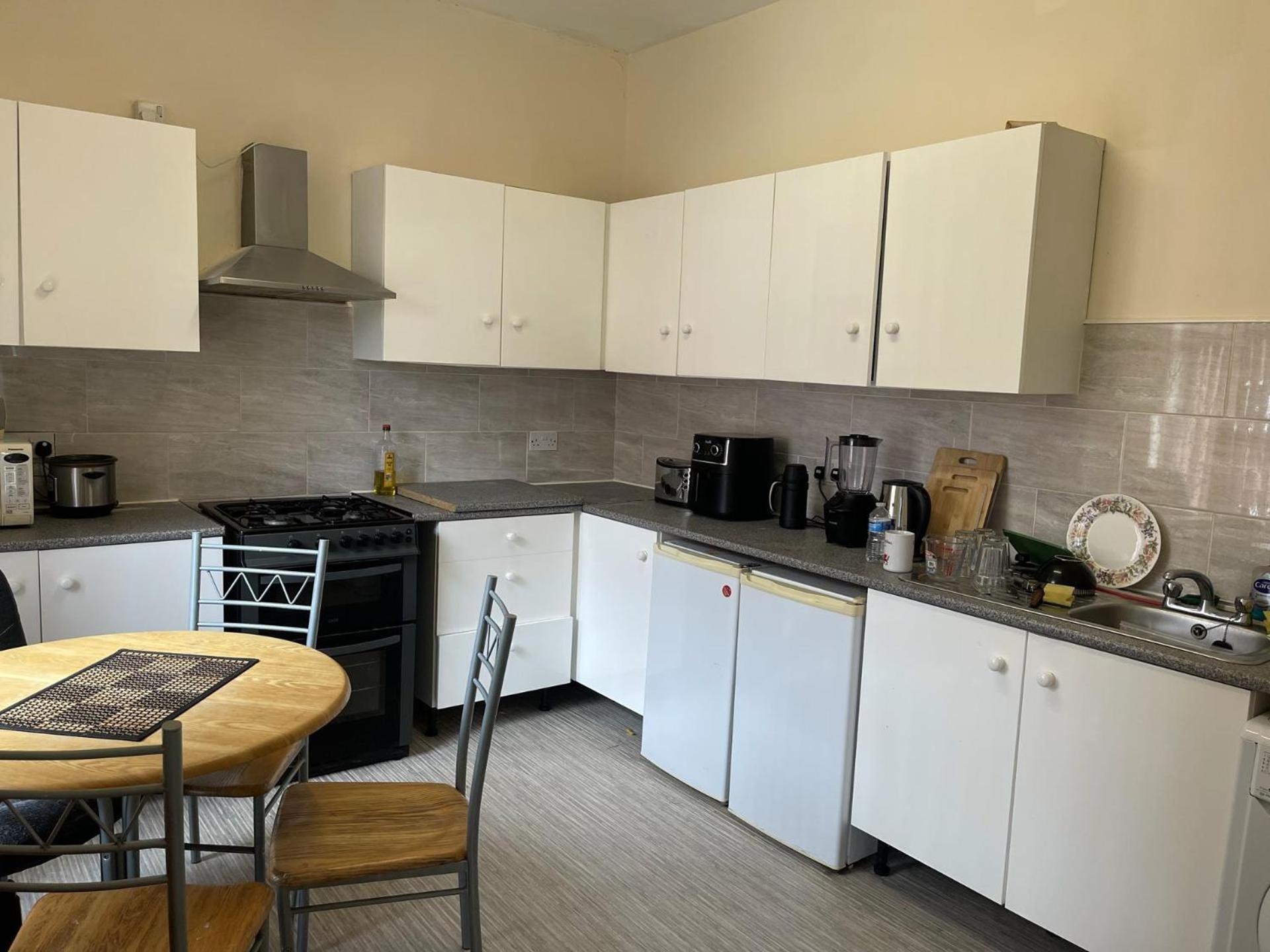Stylish 1-Bed Apt - Sleeps 4 - Parking - Wifi Манчестер Экстерьер фото